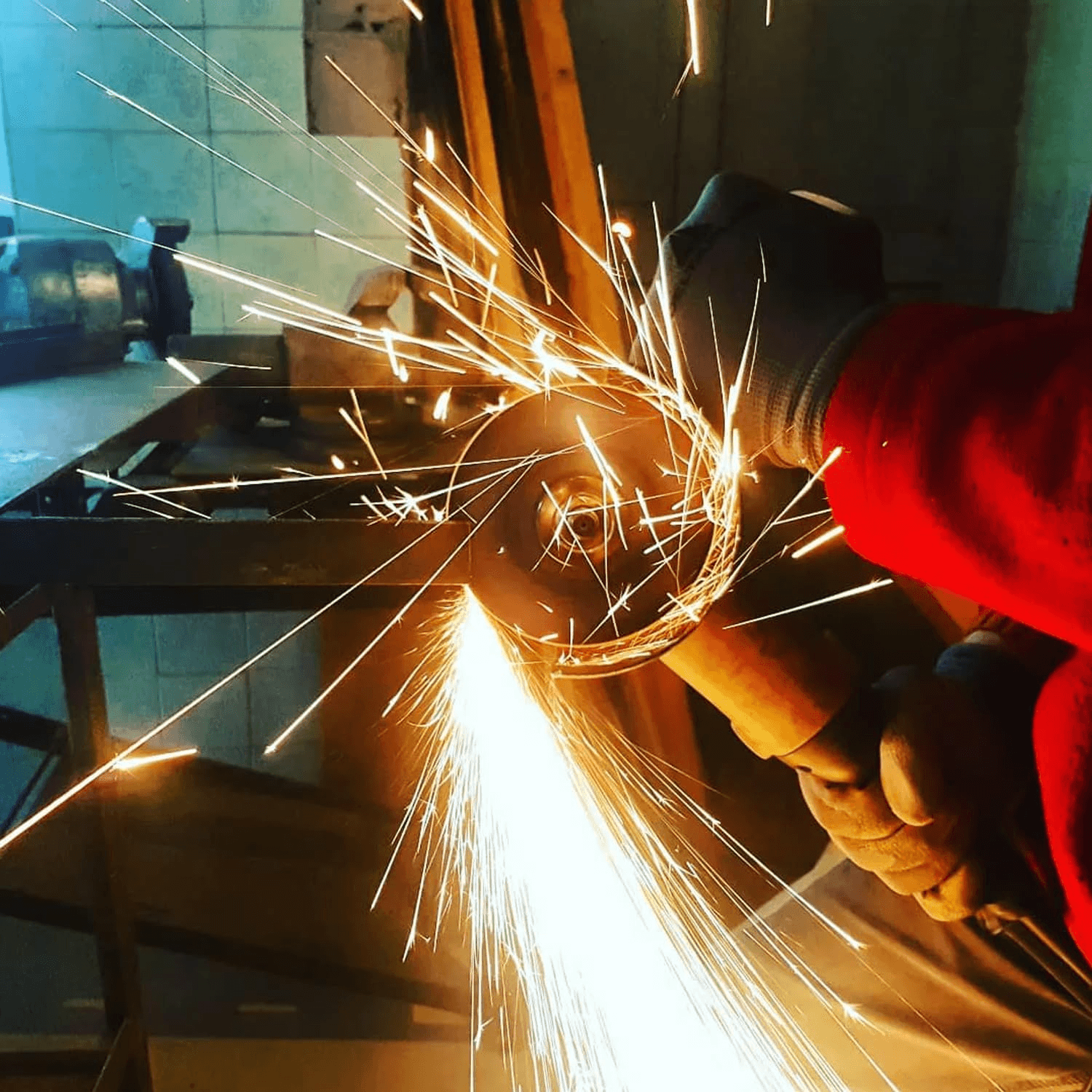 Grinding sparks during sharpening
